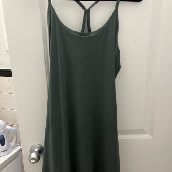 Outdoor Voices Exercise dress in evergreen - Picture 2 of 4